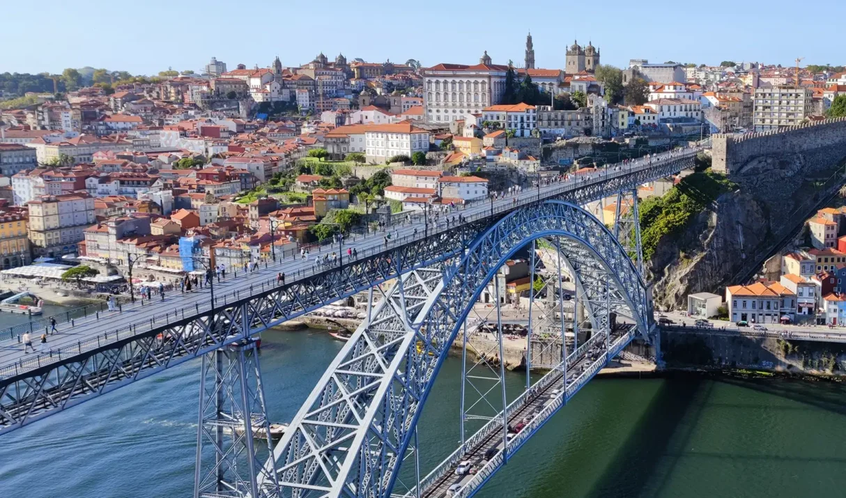 Weed in Porto: Cannabis Laws, Possession Guidelines, and Traveler Advice (2026)