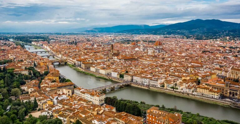 Weed in Florence (2026): Legal Framework, Cultural Reality, and Visitor Guidance