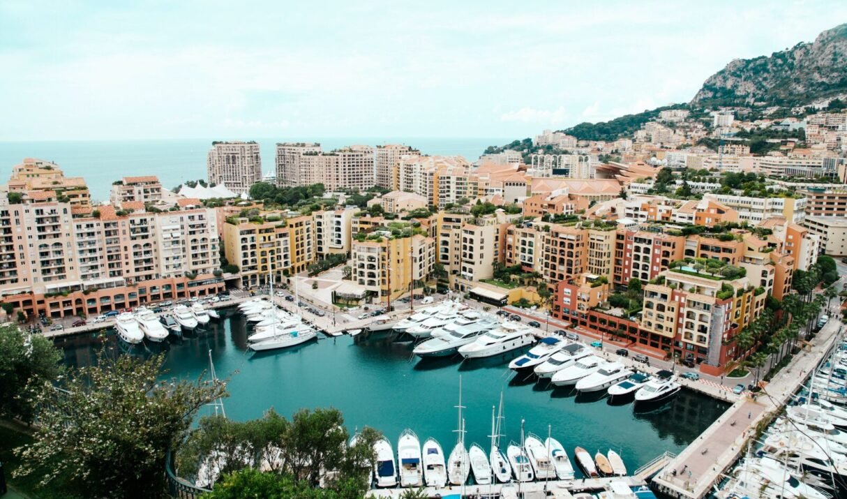 Weed in Monaco-Ville (2026): Law, Practical Reality, and Visitor Awareness